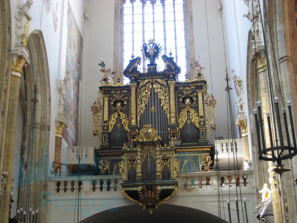 1 Tyn church in Old Town of Prague concerts BellPr