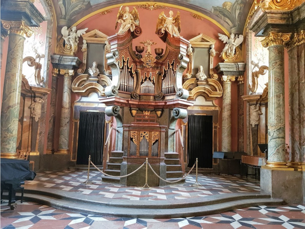2 BellPrague concert chapel of mirrors fr.jpg