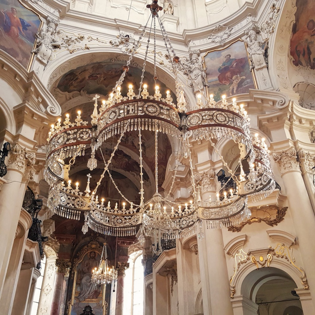 15 Around the World with Christmas Carols BellPrag